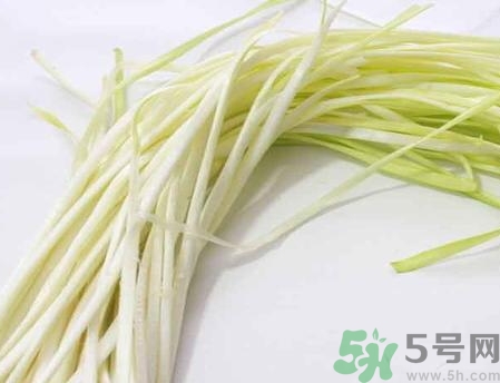 韭黃是蒜黃嗎？韭黃和蒜黃的區(qū)別？