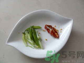 韭黃是怎么長出來的？韭黃是怎么種出來的？