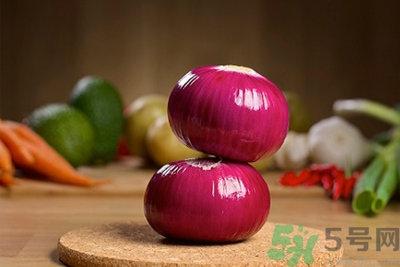 吃洋蔥的好處和壞處是什么？吃洋蔥可以降血糖嗎？