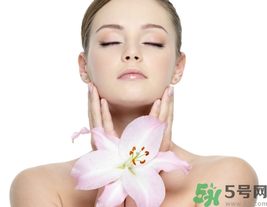 夏天曬黑了多久恢復？夏天曬黑了怎么白回來？