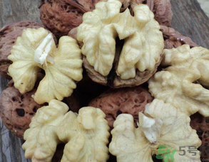 新鮮核桃能吃嗎？新鮮核桃能生吃嗎？