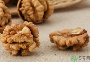 紙皮核桃和薄皮核桃的區(qū)別？紙皮核桃和薄皮核桃哪個好？