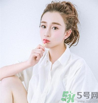 皮膚不白的人染什么顏色的頭發(fā)？頭發(fā)顏色怎么選擇？