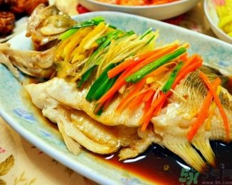 鱸魚的熱量是多少？清蒸鱸魚的熱量是多少？