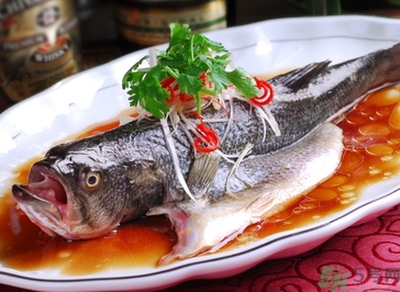 鱸魚和南瓜可以一起吃嗎？鱸魚和南瓜一起吃會中毒嗎？