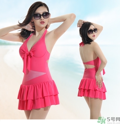 泡溫泉穿什么衣服？泡溫泉穿什么樣的泳衣？
