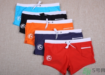 泡溫泉穿什么衣服？泡溫泉穿什么樣的泳衣？