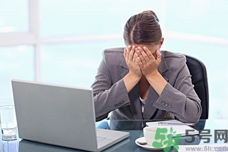 眼睛干澀發(fā)癢怎么回事？眼睛干澀發(fā)癢怎么辦？