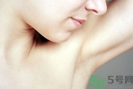 女性腋下刺痛怎么回事？腋下刺痛怎么辦？