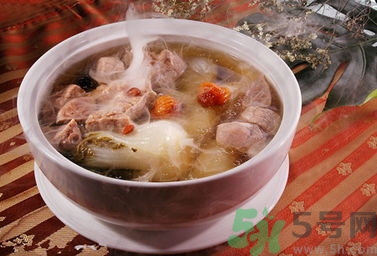 入秋喝什么湯最好？秋季養(yǎng)生湯有哪些？