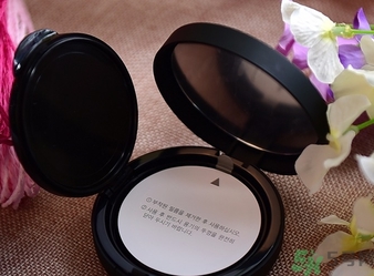 w.lab雪花氣墊黑色款怎么樣？w.lab雪花氣墊黑色和白色區(qū)別？