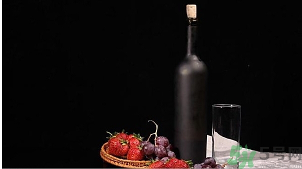 葡萄酒可以用塑料瓶裝嗎？自釀葡萄酒用什么裝比較好？