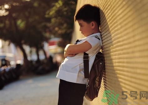 兒童性格內(nèi)向怎么辦？兒童性格培養(yǎng)的書有哪些