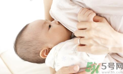 母乳喂養(yǎng)的好處有哪些？母乳喂養(yǎng)怎么知道寶寶吃飽了沒？