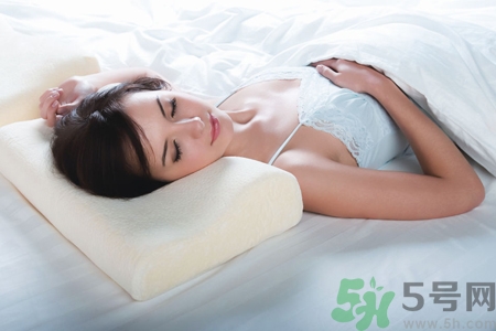 懷孕初期應(yīng)注意什么？懷孕初期吃什么好？