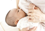母乳喂養(yǎng)的好處有哪些？母乳喂養(yǎng)怎么知道寶寶吃飽了沒？