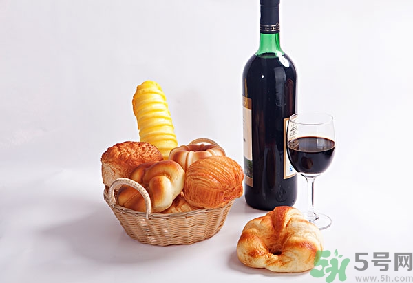 葡萄酒不能和什么一起吃？葡萄酒和什么食物相克？