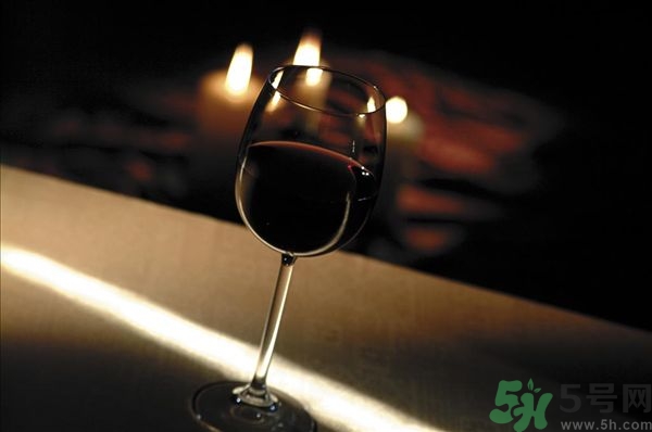 葡萄酒什么時(shí)候過(guò)濾？自制葡萄酒多久可以過(guò)濾？
