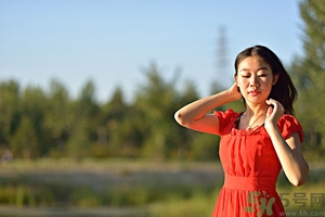 頭發(fā)枯黃稀少怎么辦？頭發(fā)又黃又少怎么辦？