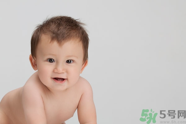 寶寶掉頭發(fā)是什么原因？寶寶掉頭發(fā)是怎么回事？
