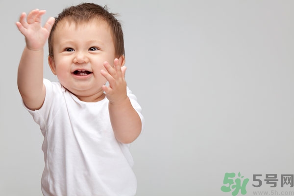 寶寶掉頭發(fā)是什么原因？寶寶掉頭發(fā)是怎么回事？