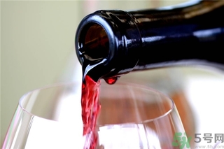 葡萄酒什么時(shí)候過(guò)濾？自制葡萄酒多久可以過(guò)濾？