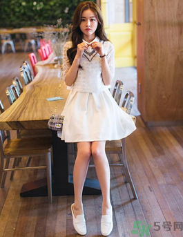 十月份可以穿裙子嗎？十月份穿什么衣服合適？