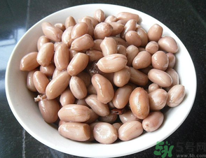 生花生吃多了會(huì)怎么樣？生花生吃多了會(huì)長(zhǎng)胖嗎？