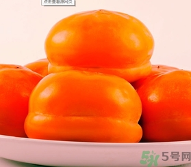 吃柿子后多久可以吃螃蟹？吃柿子后吃螃蟹會(huì)怎樣？