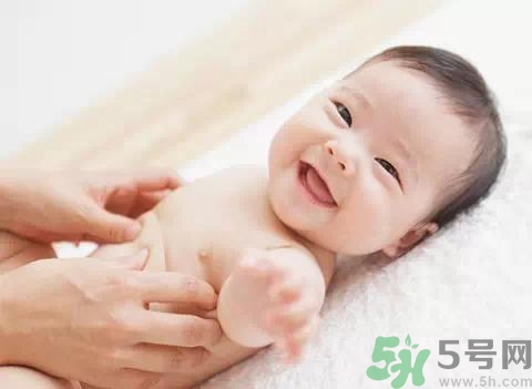 新生兒肚臍眼出血怎么辦？新生兒肚臍脫落會疼嗎？