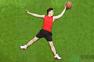 打籃球腿抽筋怎么辦？打籃球小腿抽筋怎么辦？