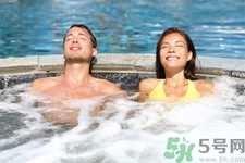 血糖高的人可以泡溫泉嗎？血糖高的人泡溫泉需要注意什么？