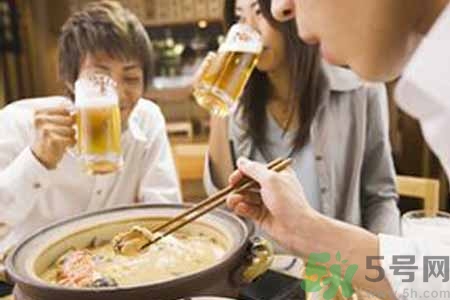 吃火鍋能喝啤酒嗎？吃火鍋喝啤酒對(duì)身體好嗎？