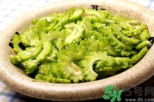 新鮮苦瓜片和干苦瓜片泡水哪個好？苦瓜片泡水喝的功效