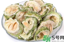 新鮮苦瓜片和干苦瓜片泡水哪個好？苦瓜片泡水喝的功效