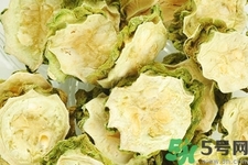 新鮮苦瓜片和干苦瓜片泡水哪個好？苦瓜片泡水喝的功效