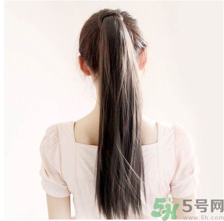 冬天頭發(fā)炸毛怎么辦？冬天頭發(fā)怎么樣減少靜電？