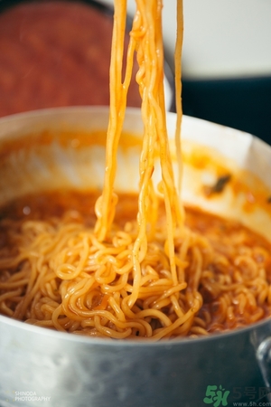 辛拉面是哪個(gè)國(guó)家的？辛拉面怎么煮好吃？