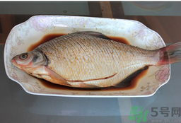 鯽魚死了還能吃嗎？死鯽魚能吃嗎？