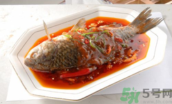 鯽魚死了一夜能吃嗎？鯽魚死了一天能吃嗎？