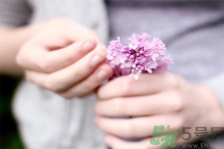 擦護(hù)手霜能預(yù)防凍瘡嗎？手長(zhǎng)凍瘡擦什么護(hù)手霜比較好？