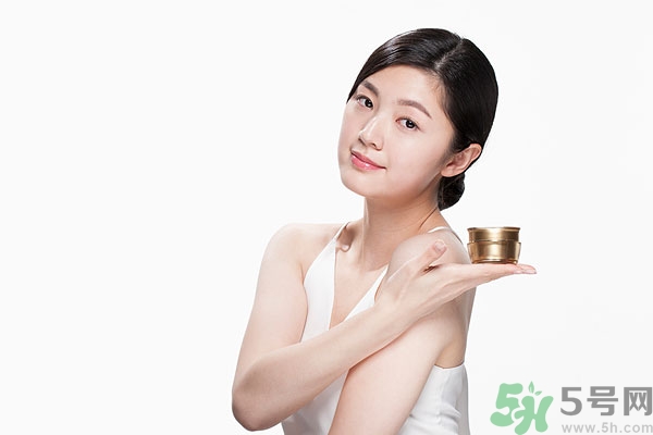 保濕霜什么時候用？保濕霜怎么用？