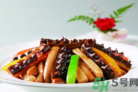 新鮮海參怎么吃最有營(yíng)養(yǎng)？新鮮海參生吃最有營(yíng)養(yǎng)嗎？