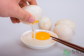 雞蛋和鴨蛋可以一起吃嗎？雞蛋和鴨蛋可以一起炒嗎？