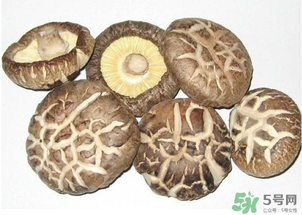 干香菇發(fā)霉了還能吃嗎？干香菇發(fā)霉怎么處理？