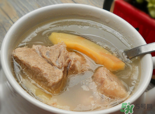 排骨湯為什么是白色的？排骨湯怎么熬成乳白色的？