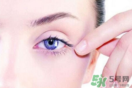 眼睛哭腫了怎么辦？眼睛哭腫了如何快速消腫？
