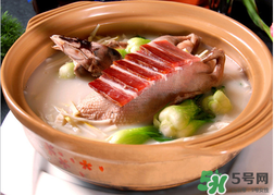 鴨肉和雞肉哪個(gè)營養(yǎng)好些?鴨肉和雞肉能一起吃嗎? 鴨肉和雞肉哪個(gè)營養(yǎng)好些?鴨肉和雞肉能一起吃嗎?