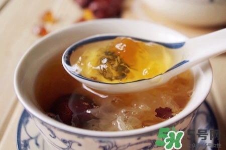 早上空腹喝銀耳紅棗湯好嗎？早上喝銀耳紅棗湯有什么好處？