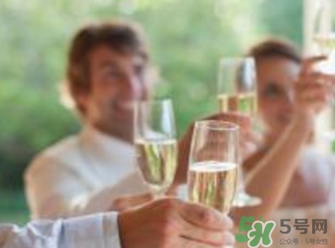 帶牙套能喝酒嗎？帶牙套可不可以喝酒？